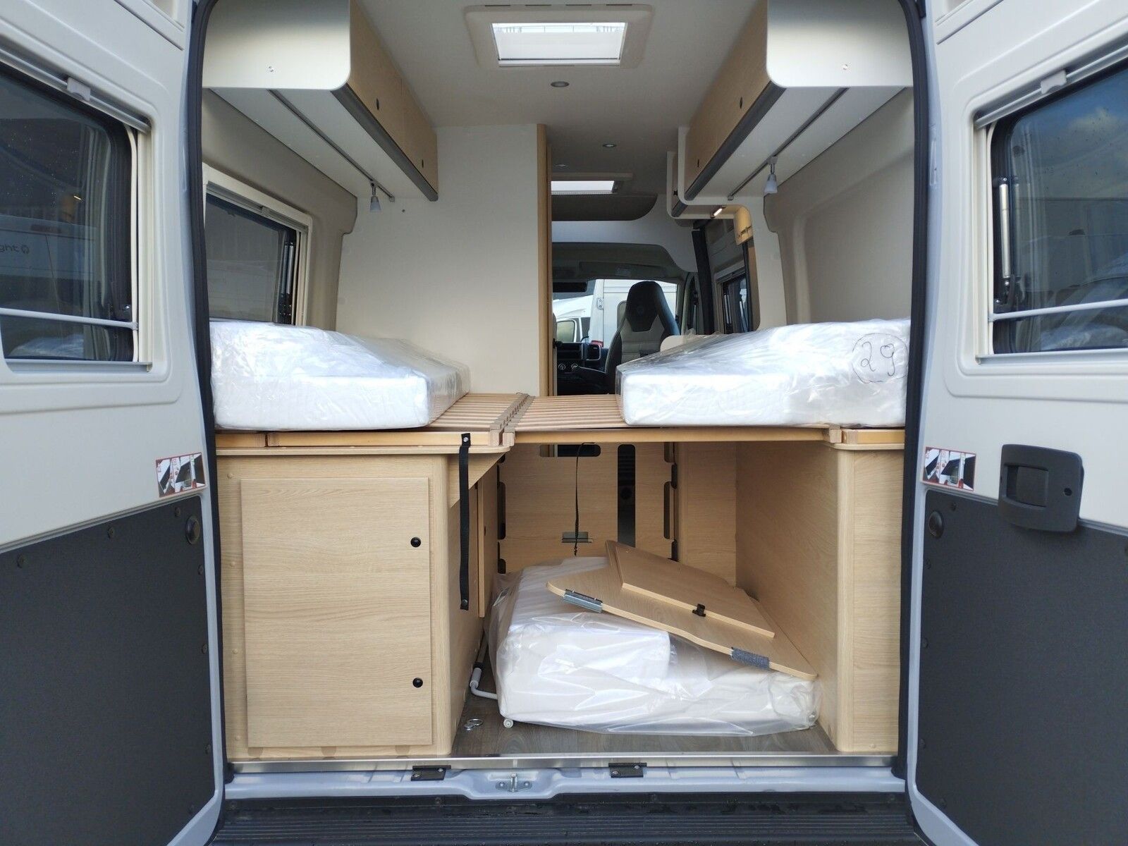 Fahrzeugabbildung Sunlight Adventure Cliff 602 Automatik, Dörr Edition, LTE