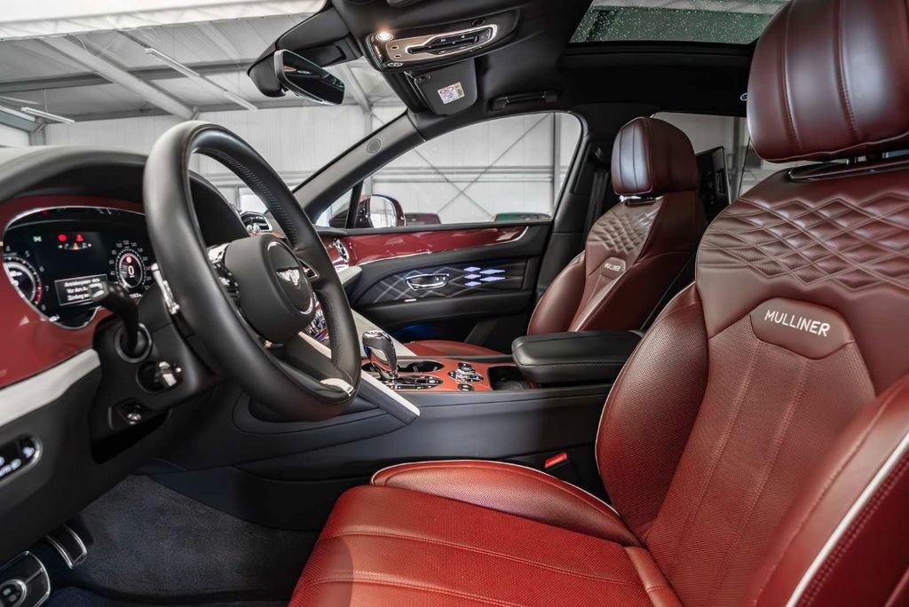 BENTLEY Bentayga 2024