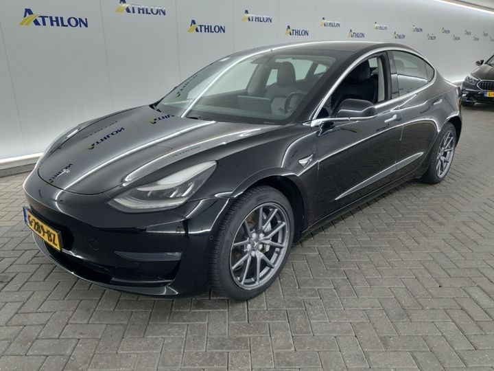 Tesla Model 3 Standard Plus RWD Standard Range Plus 81