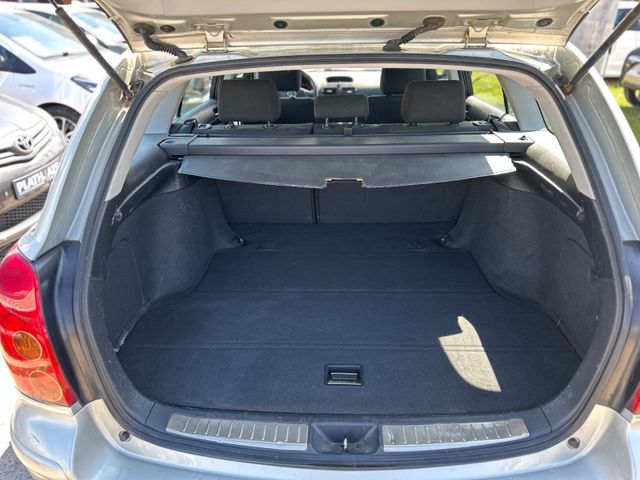 Toyota Avensis  Kombi 1.8 Sol