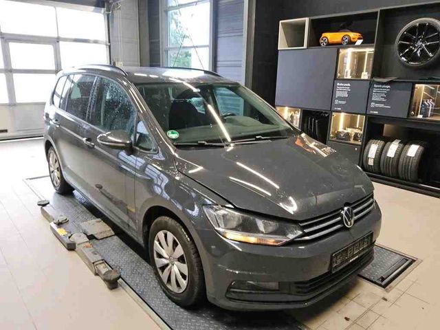 Volkswagen Touran Comfortline 110kW+DSG+8xRäder+SHZ+Navi