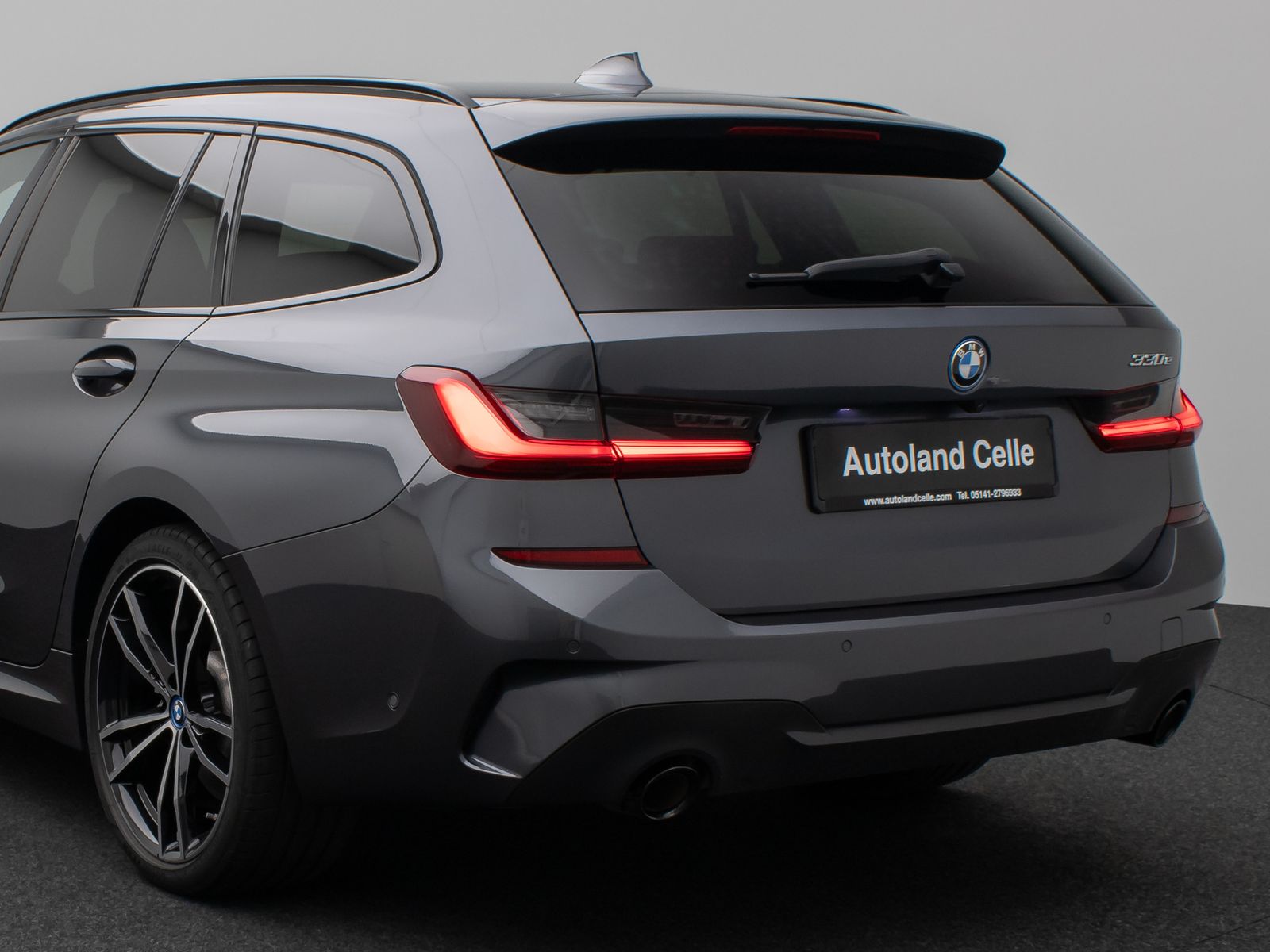 Fahrzeugabbildung BMW 330e  M Sport Kamera DAB HiFi DrivAssist 19Zoll