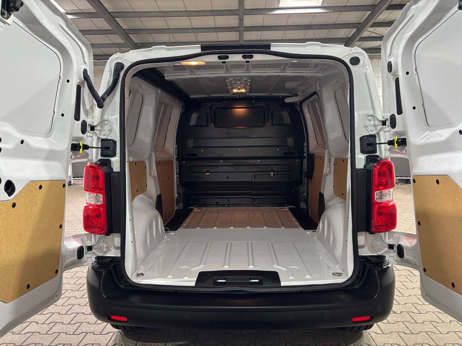 Fahrzeugabbildung Peugeot Expert 2.0 D KASTEN #Klima#PDC#Kamera#Tempomat