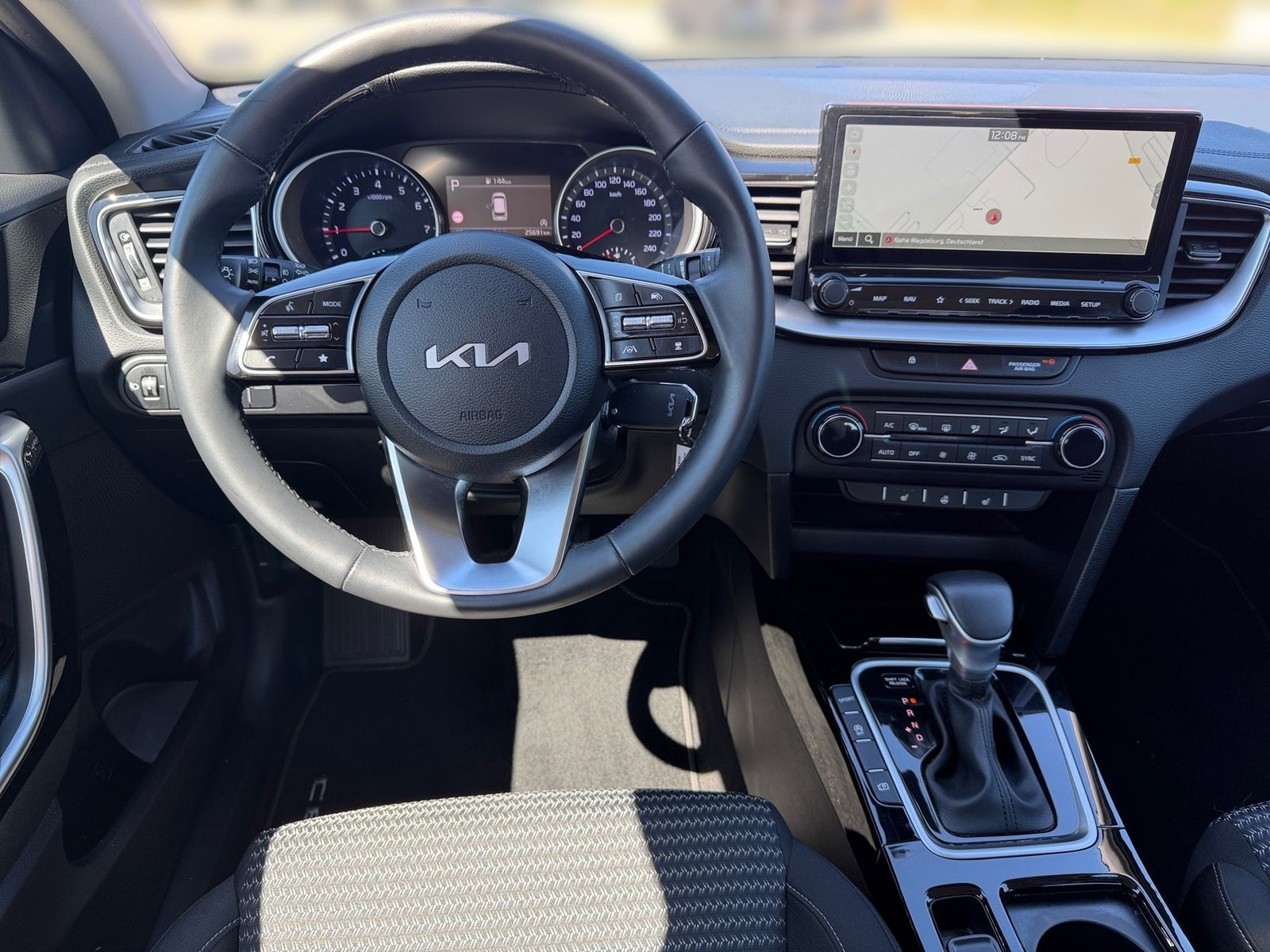 Fahrzeugabbildung Kia CEED_SW 1.5T 140 DCT7 VIS KOMF+ (NAV)