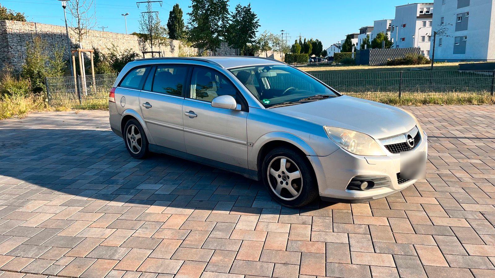 Opel Vectra 2006 — rear view