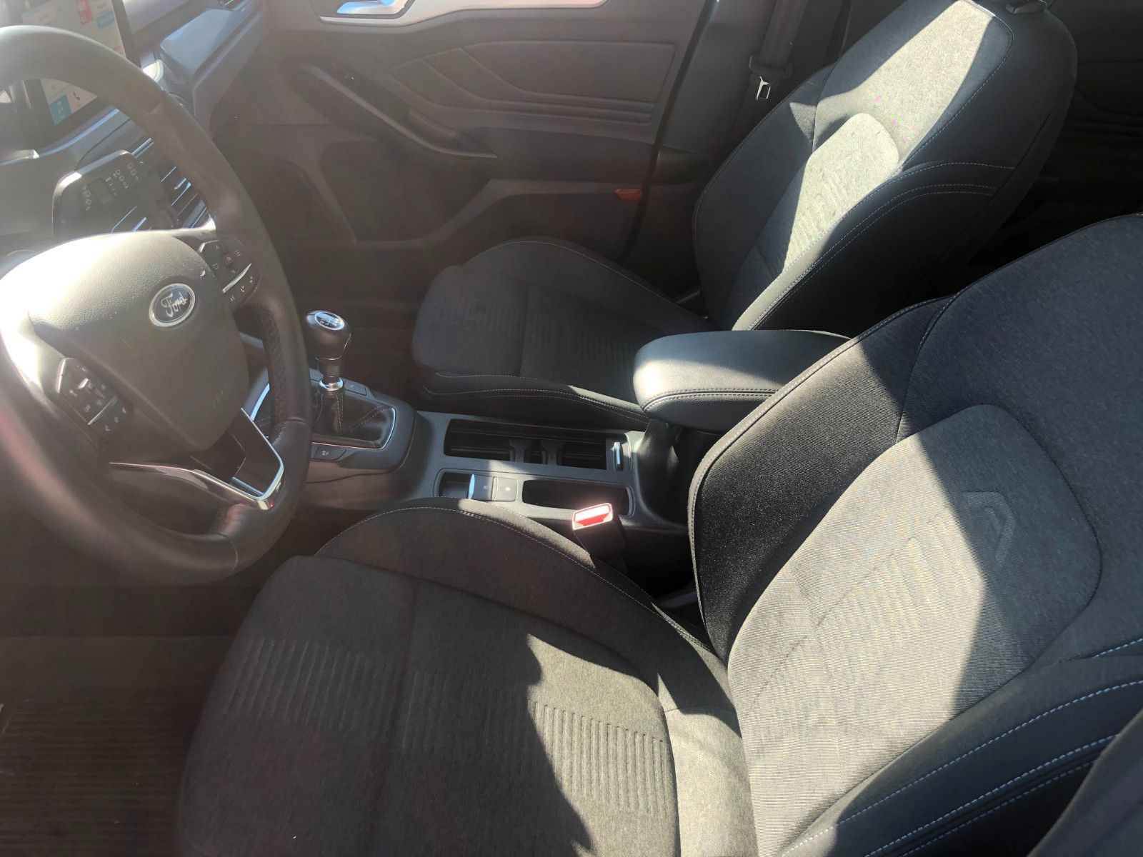 Fahrzeugabbildung Ford Focus Turnier Active