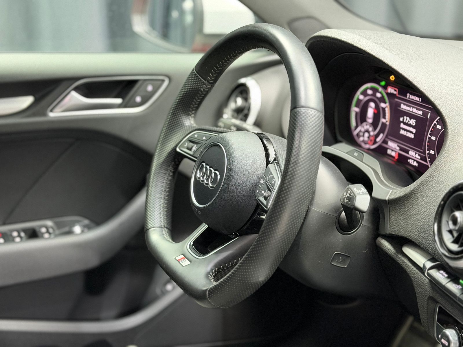 Fahrzeugabbildung Audi A3 Sportback e-tron s-line |AHK|PANO|NAVI