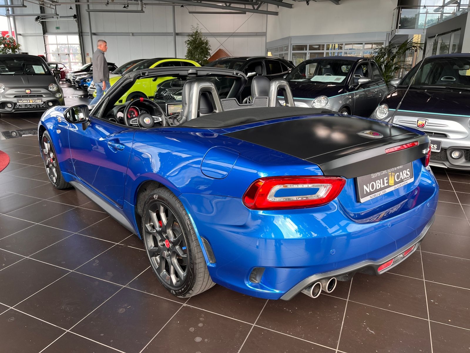Fahrzeugabbildung Abarth 124 Spider NAVI KLIMA LED LEDER ALU BOSE