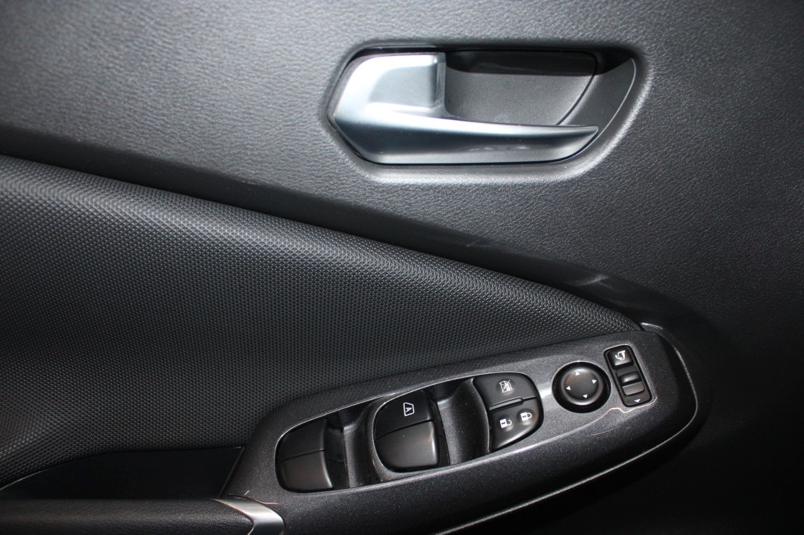 Fahrzeugabbildung Nissan JUKE ACENTA DAB NAVI LED Kamera SHZ aus 1.Hand