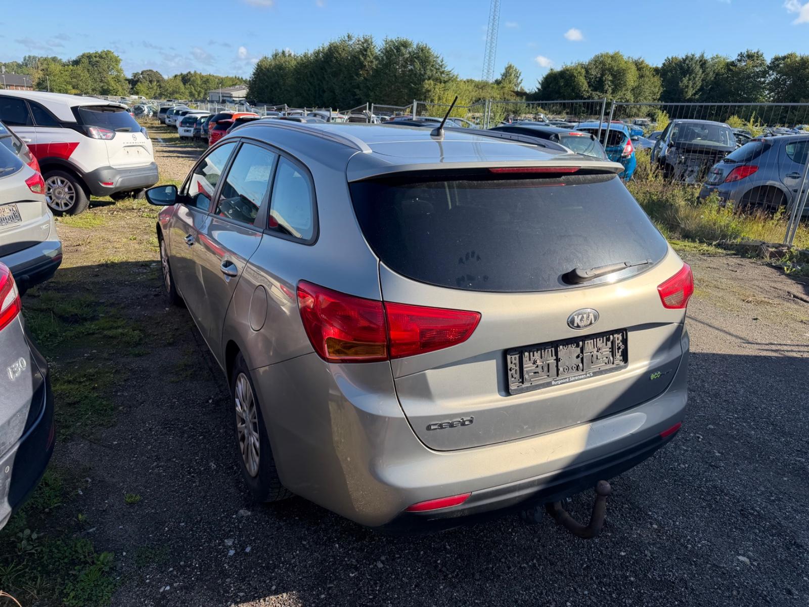 Kia cee'd 2013 — interior