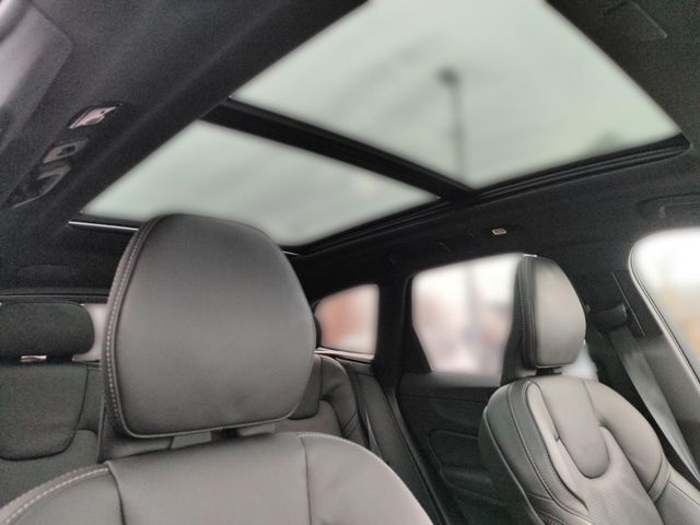 VOLVO XC 60 (Bild 25 von Array)