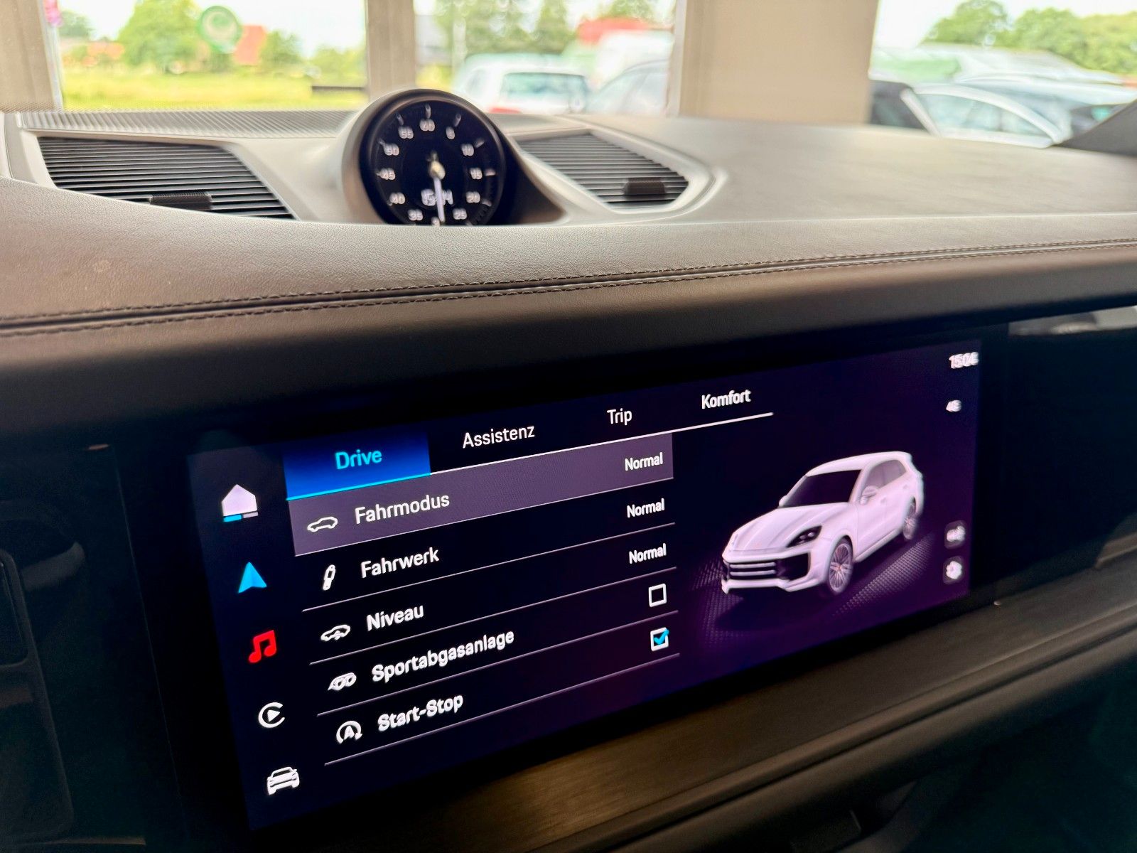 Fahrzeugabbildung Porsche Cayenne GTS PTS-Farbe/CarbonDesign/HUD/Burmester