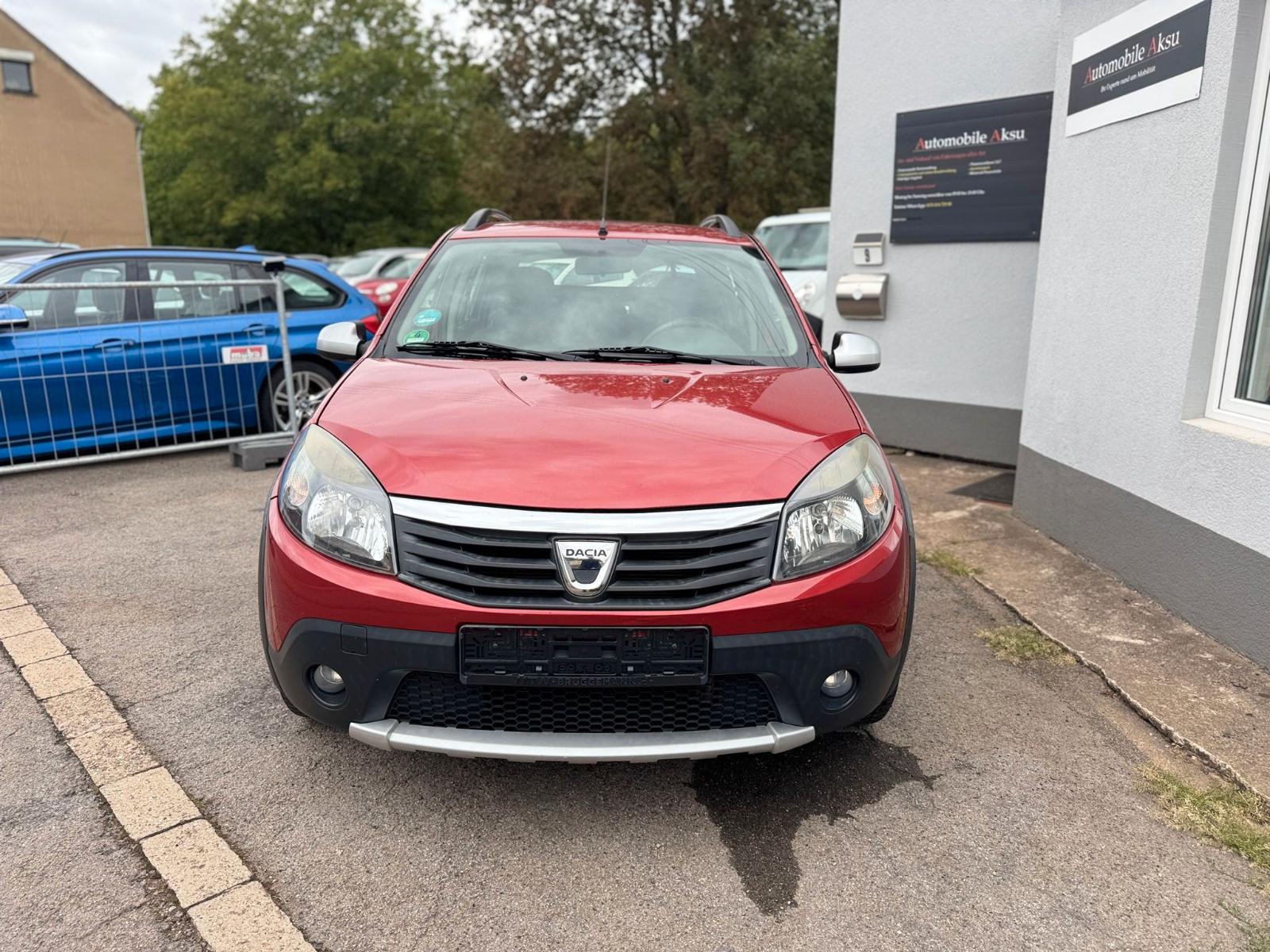 Dacia Sandero 2012 — rear view