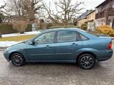 Ford Focus 1.8 Ghia Ghia - Ford Focus aus 2002: Ghia