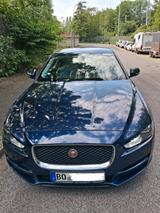 Jaguar XE 2.0d Prestige*Automatik*PDC*TMP*... - Jaguar XE in Essen
