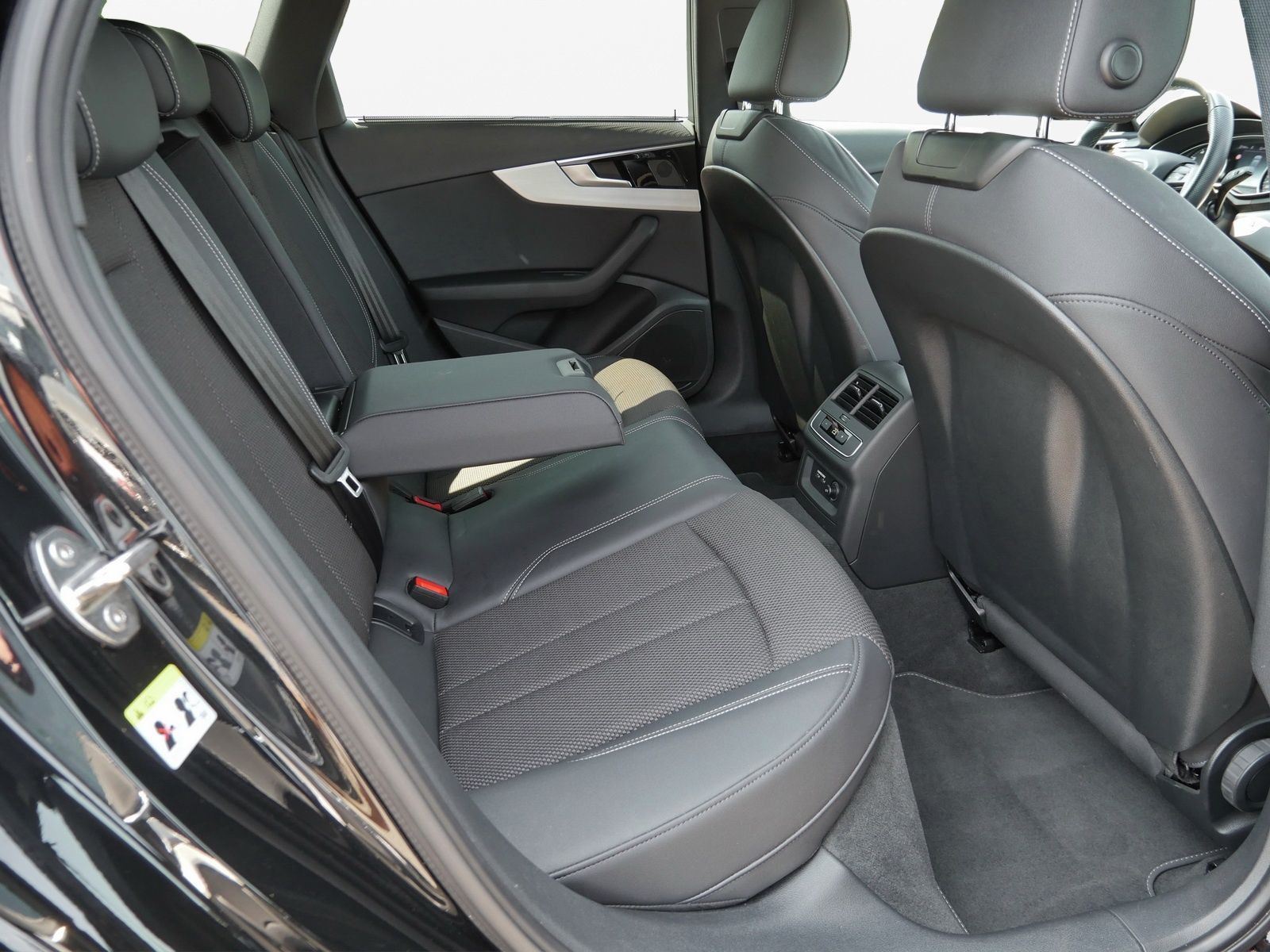 Audi A4 - Bild 16