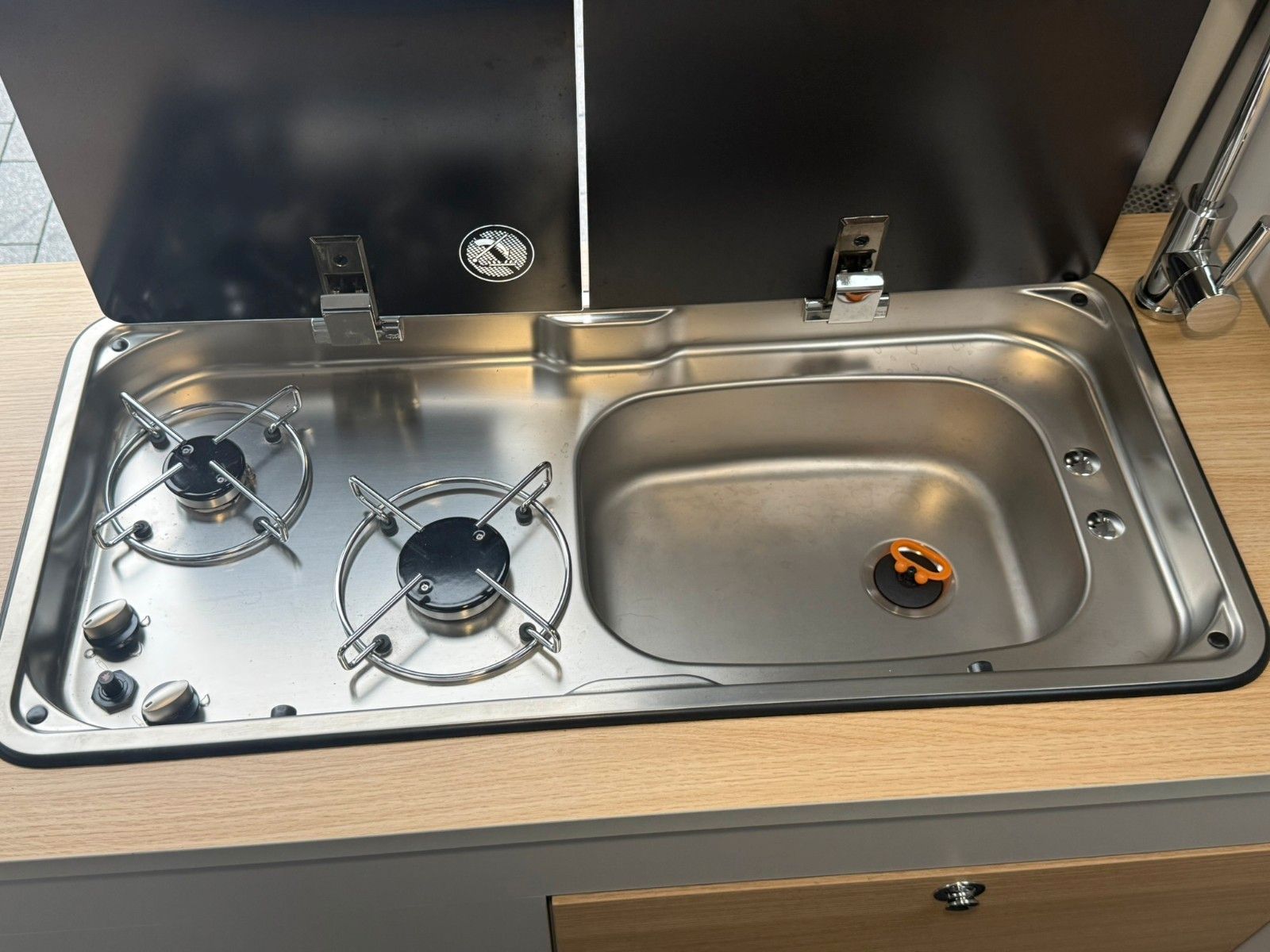 Fahrzeugabbildung Karmann Dexter DE 600 Automatik  160 PS