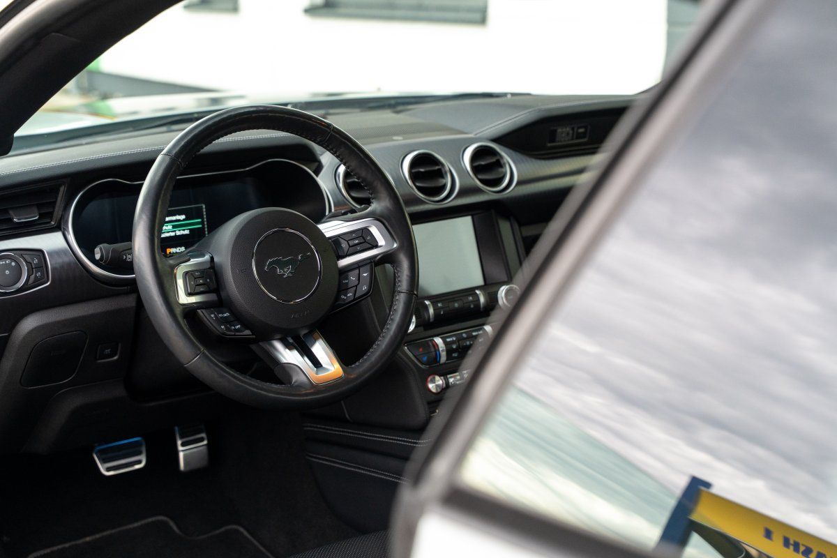 Ford Mustang (Mach1 5.0 V8 Styling-Paket/1.Hand)