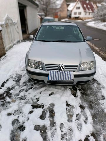 Volkswagen VW Bora 1.6l Benziner aus Erstbesitz.