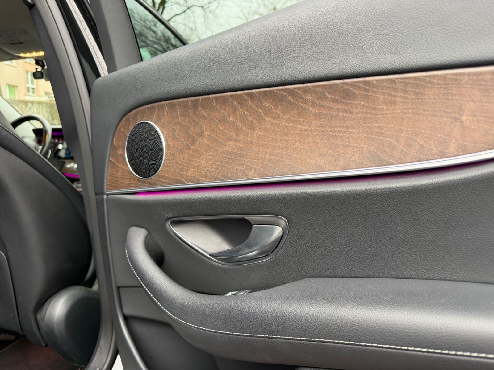 Fahrzeugabbildung Mercedes-Benz E 220d Night-Paket*JUNGE STERNE*KAMERA*LED*