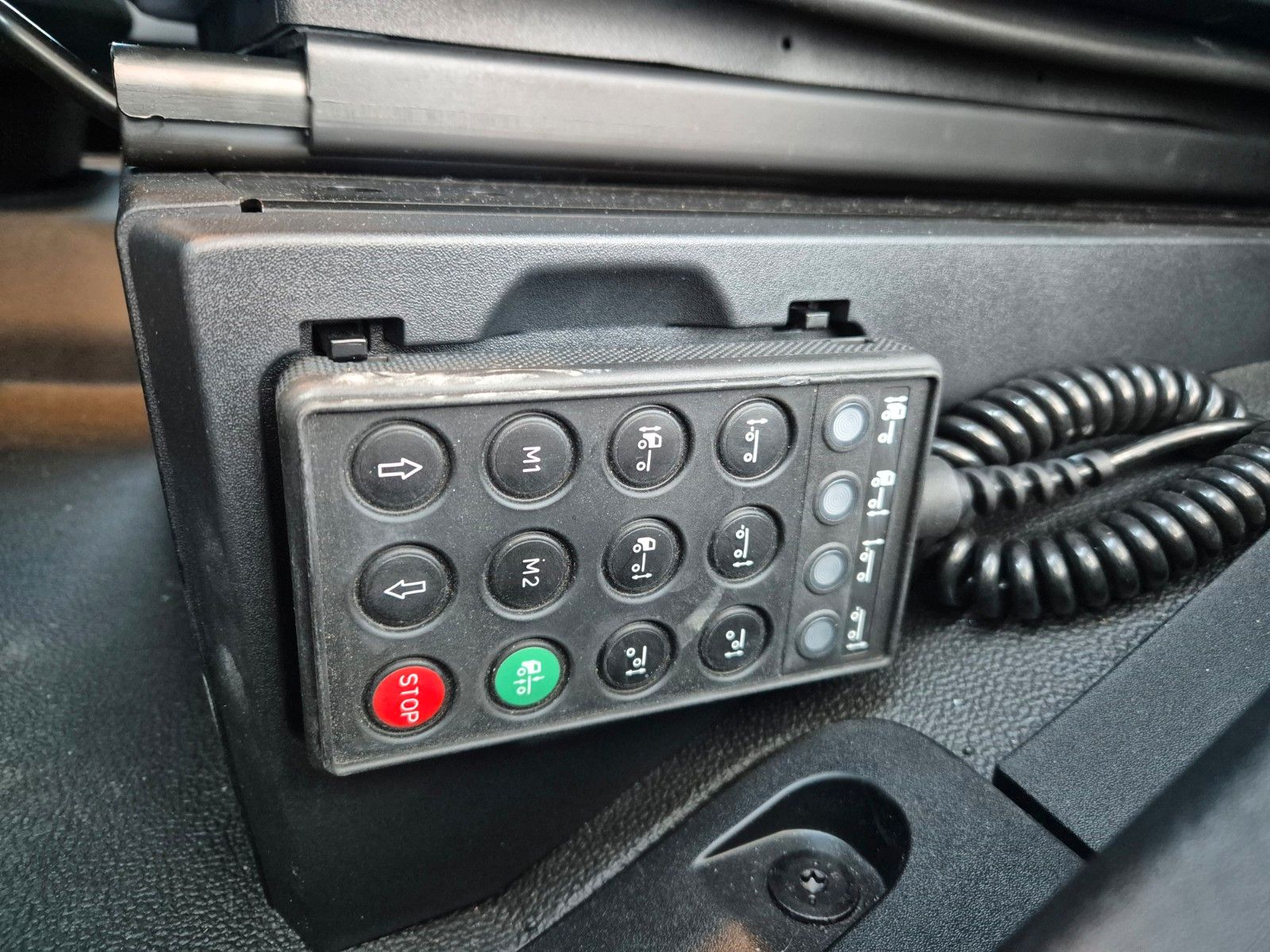 Fahrzeugabbildung Iveco X-Way 460 6x2 Absetzkipper Meiller AK16