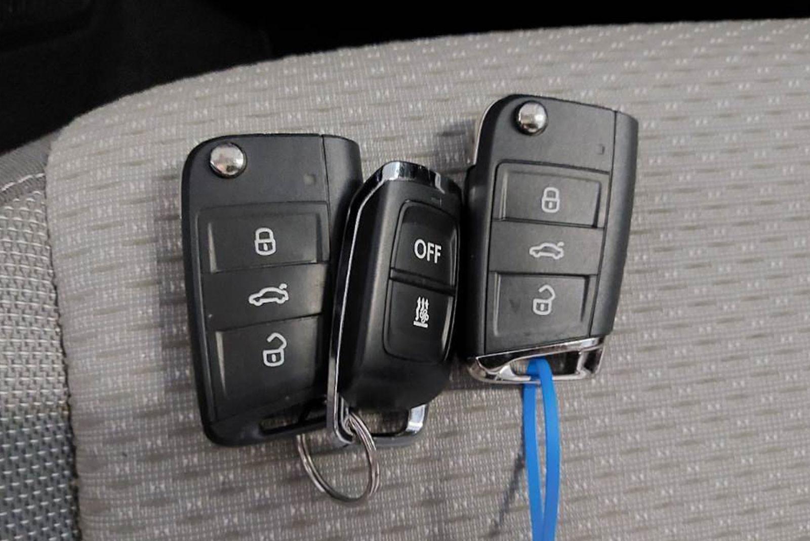 Volkswagen Touran 1,5 IQ.LIGHT+Kamera+Panorama+7-Sitzer+AHK, миниатюра 27