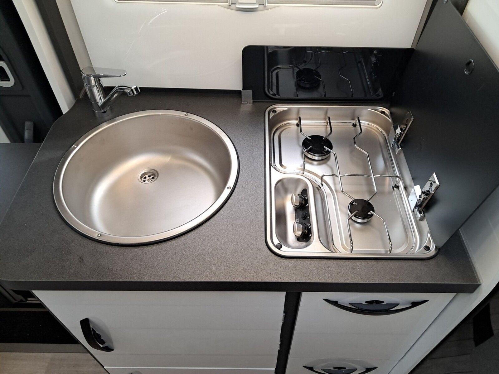 Fahrzeugabbildung Forster T F699 EB LTE,Solar,Markise,Lithium,Hubbett
