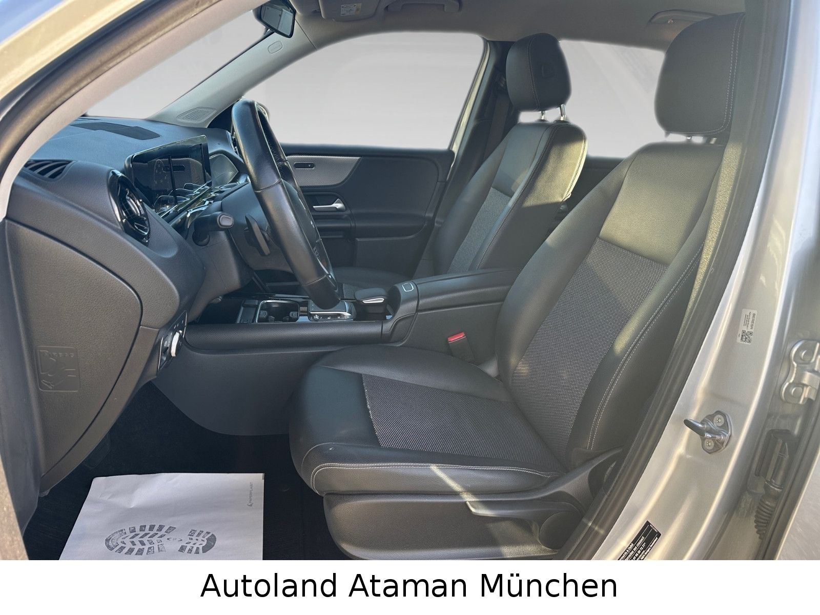 Mercedes-Benz GLB 200d Autom/ Navi / Leder / Tempo / Cam /AHK imagem 3