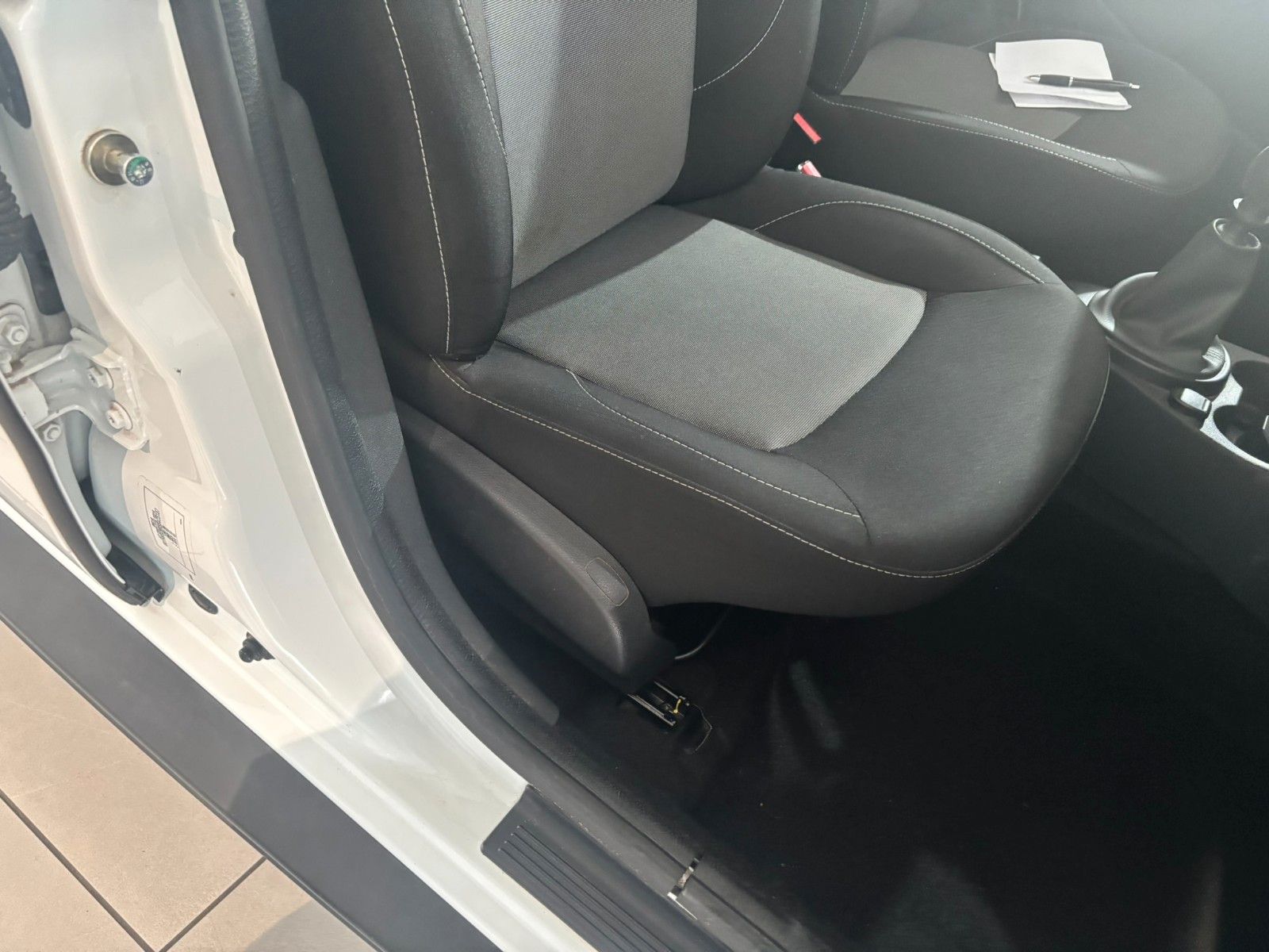 Fahrzeugabbildung Dacia Duster 1.2 92KW 2WD NAVI/ALLWETTER/5-GANG