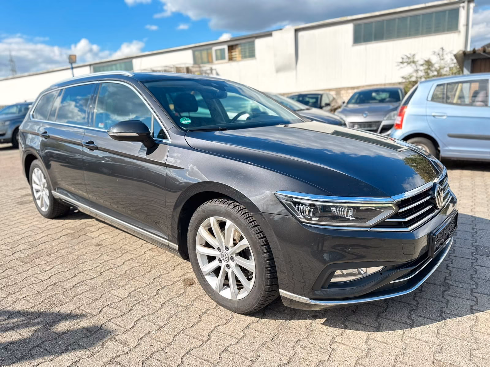 Volkswagen Elegance 2.0 TDI LHZ*SHZ*AHK*KAMERA*LED