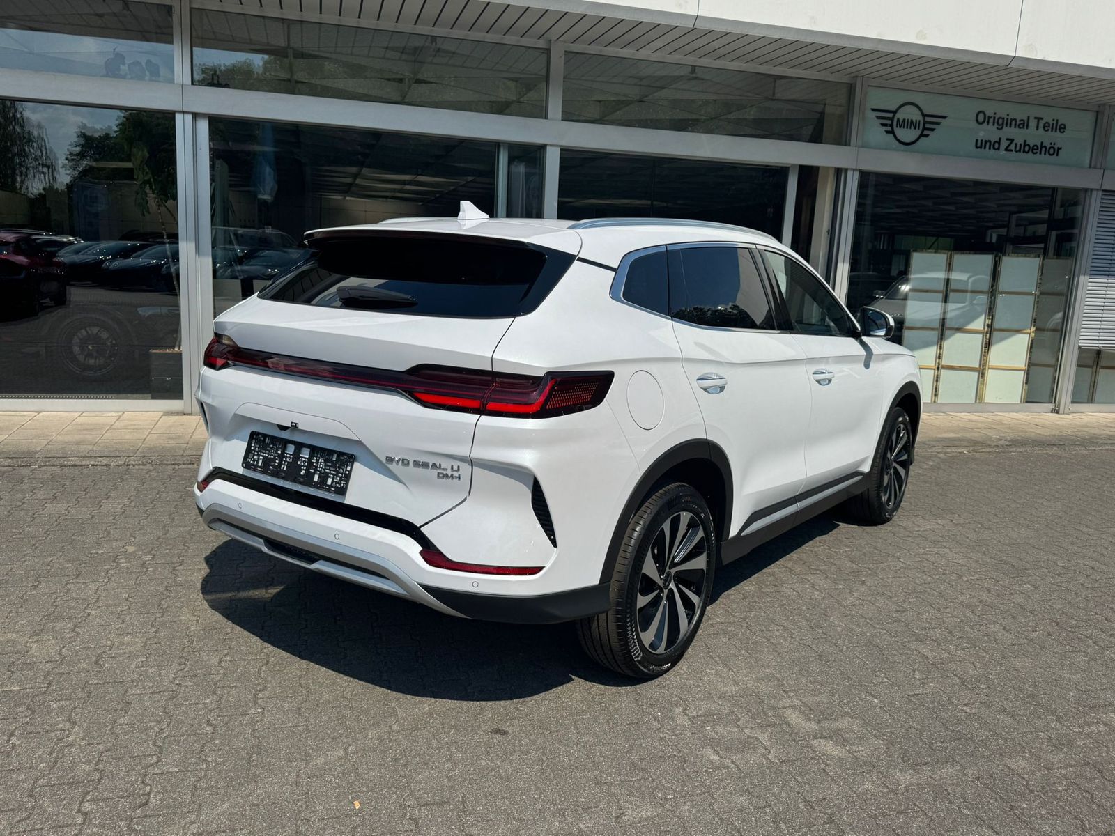 Fahrzeugabbildung BYD SEAL U DM-i PHEV PANO+HEAD+NAVI+LED+SHZ+360°+19"