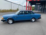 Volvo 240 Limousine TOP Zustand - Volvo 240 mit Benzin-Antrieb