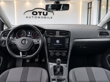 Volkswagen Golf - 6