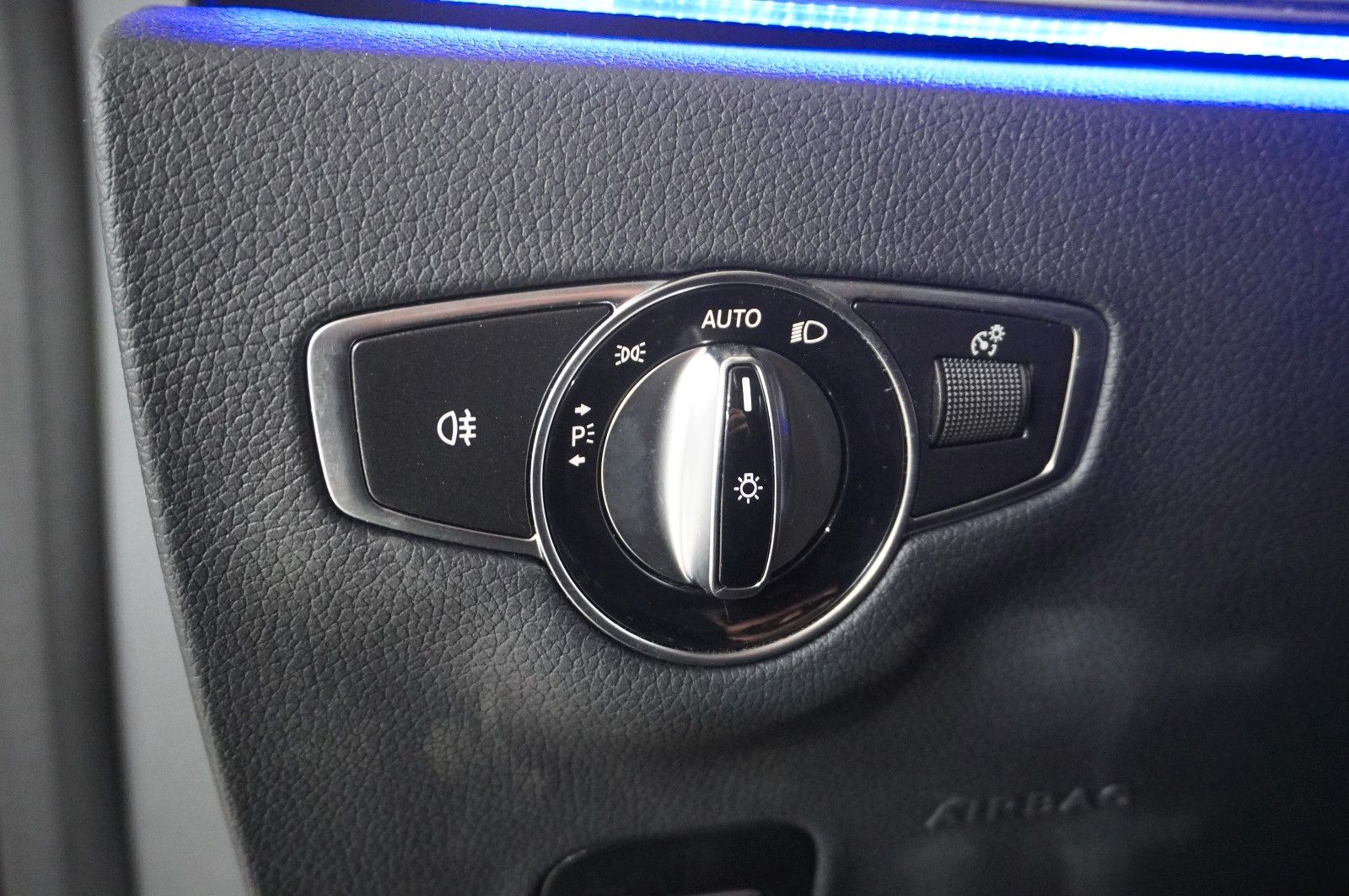 Fahrzeugabbildung Mercedes-Benz CLS 450 4MATIC 9G-TRONIC NAVI/360°/LED/HUD/AHK
