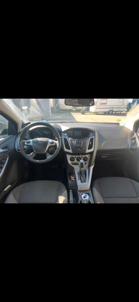 Ford Focus 2012 — photo 9