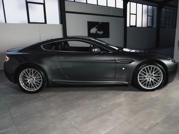2010 Aston Martin V8 VANTAGE 照片 4