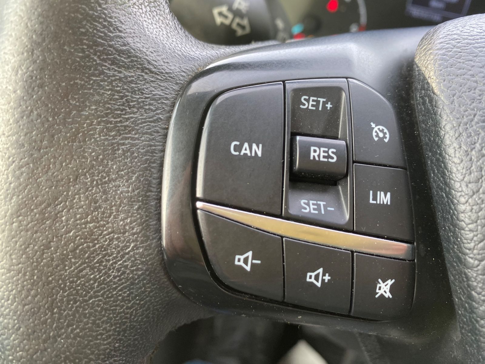 Fahrzeugabbildung Ford Transit Kasten 350 L3H2 Trend,AHK,SHZ,StHZ,SHgep