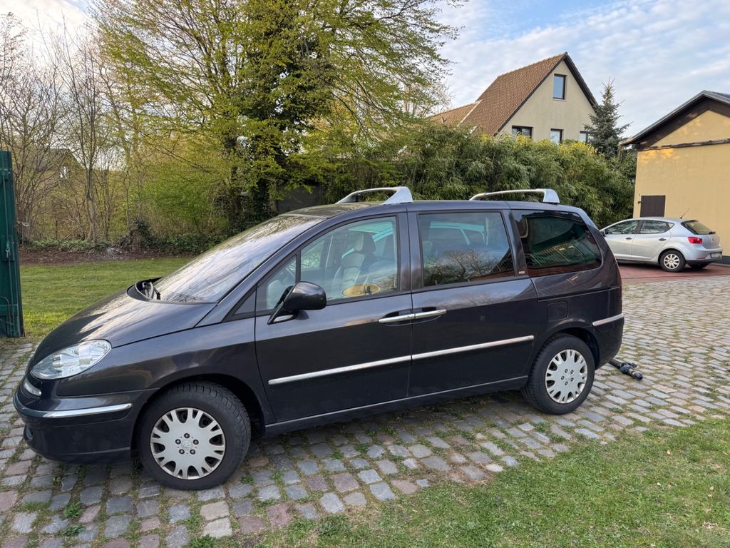 Peugeot 807