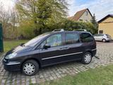Peugeot 807 Premium HDi FAP 135 Premium - Peugeot 807 mit Schiebetür