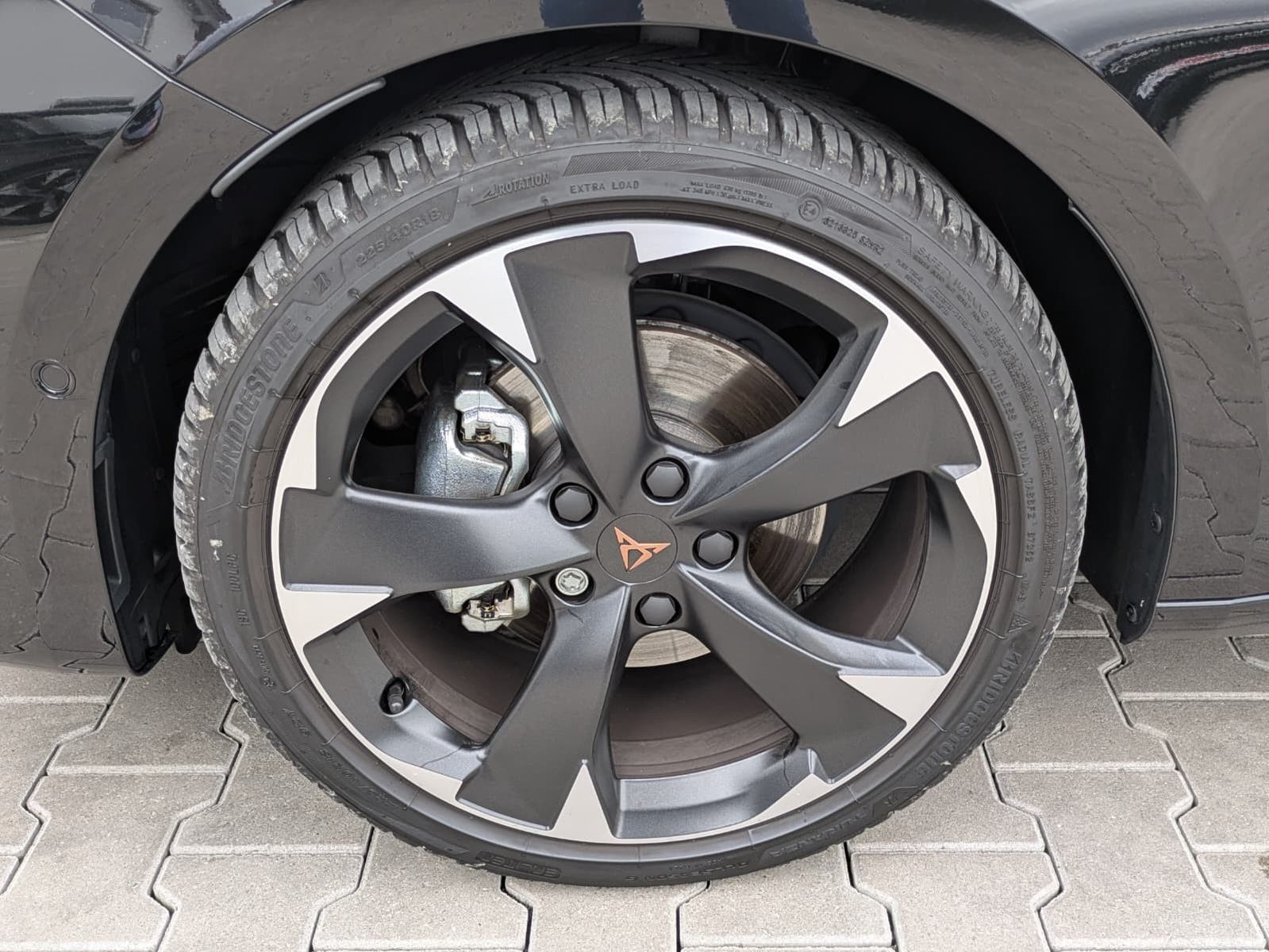 Fahrzeugabbildung CUPRA Leon 2.0 TDI MATRIX*Dinamica*Sennheiser*Int.DRIV