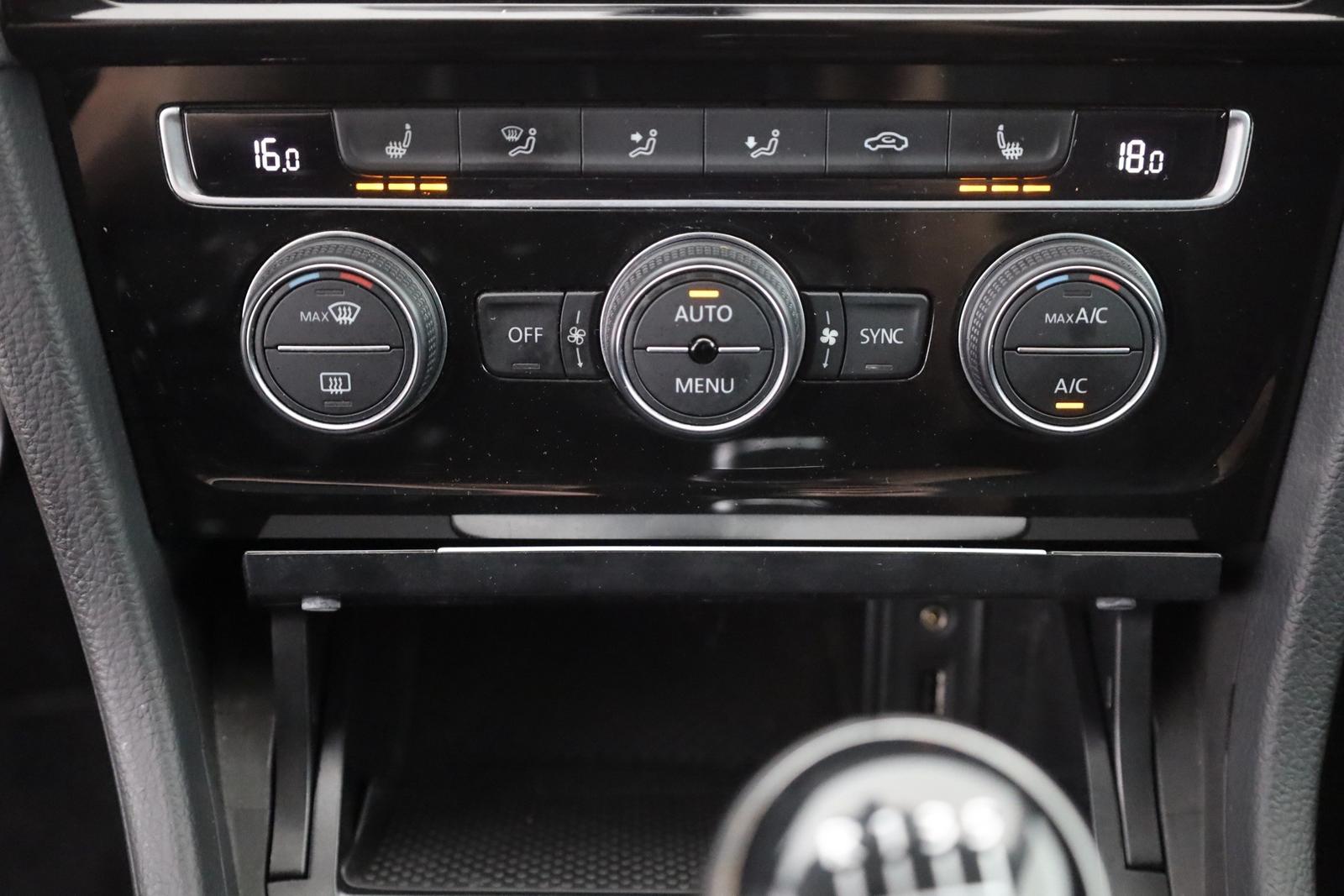 Volkswagen Golf VII Variant 1.0 TSI Navi Sitzheizung PDC