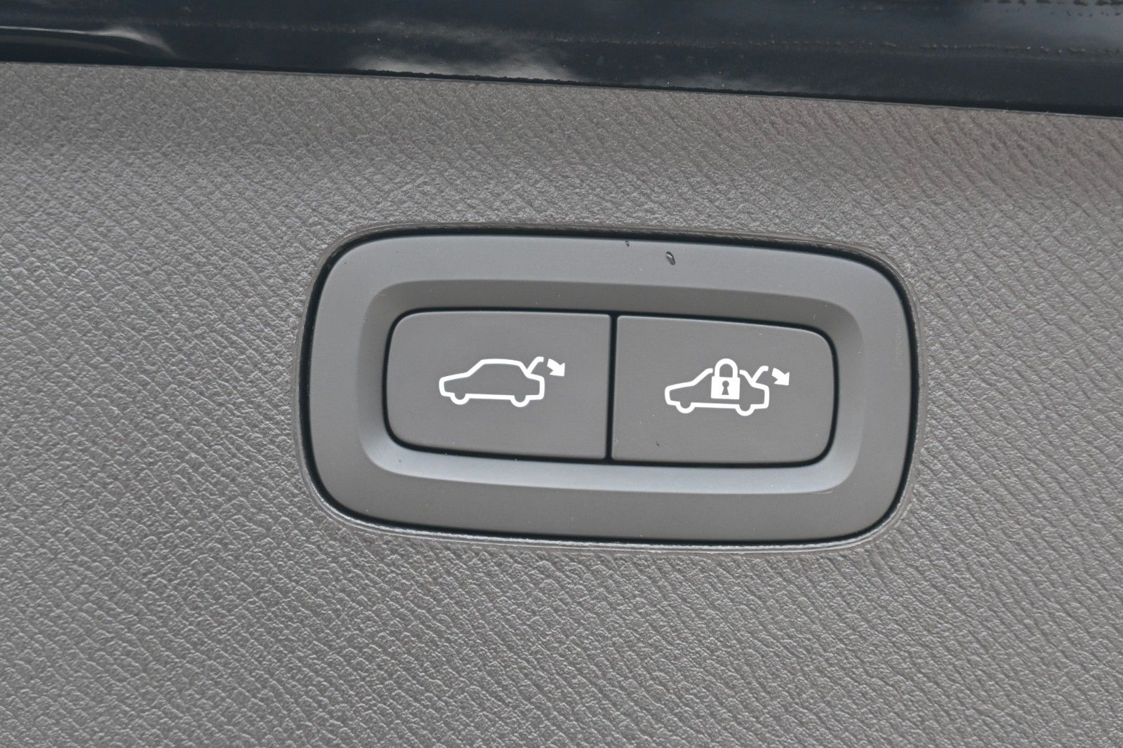 Fahrzeugabbildung Volvo XC90 B5D AWD Inscription*LUFT*STDHZG*360*AHK*ACC