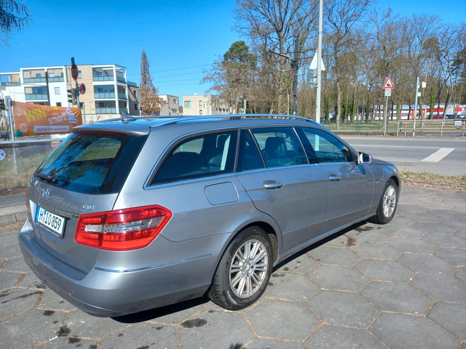 Mercedes-Benz E 220 CDI T BlueEFFICIENCY ELEGANCE ELEGANCE