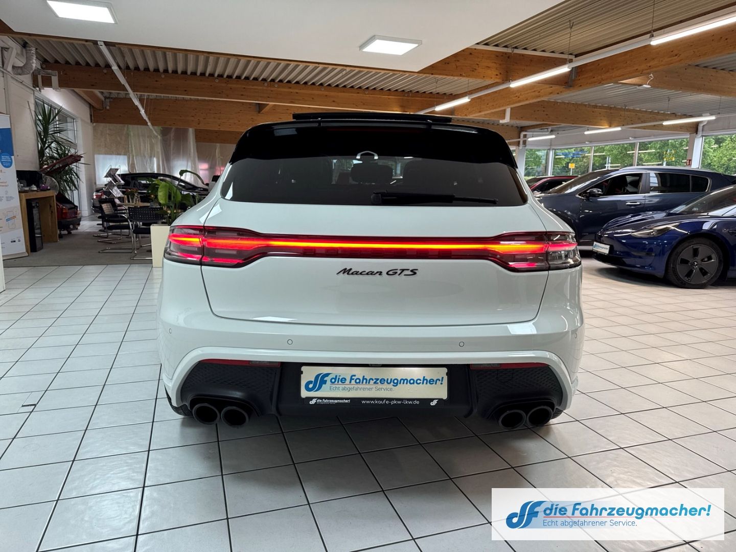 Fahrzeugabbildung Porsche Macan GTS Luftfederung AD Niveau Approved*2028 E