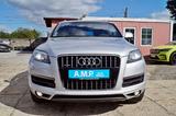 Audi Q7 3.0 TDI quattro, GARANTIE, S-LINE, AHK, S-H. - silberne Audi Q7