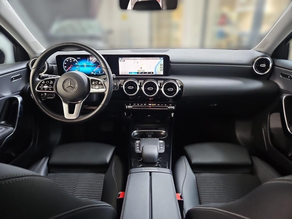 Fahrzeugabbildung Mercedes-Benz A 220 d Progressive Night Navi Standhzg. KAM LED