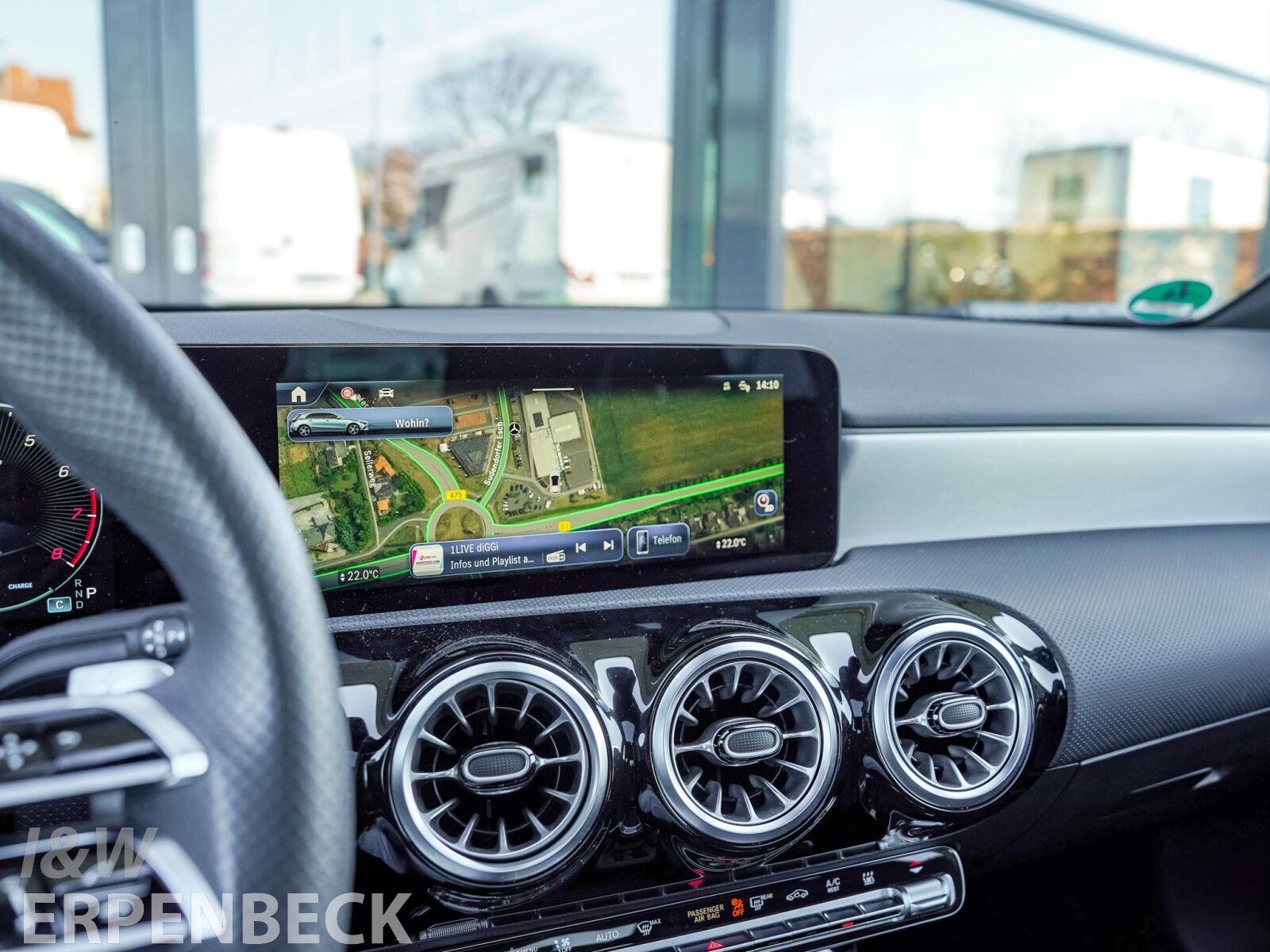 Fahrzeugabbildung Mercedes-Benz A 250 4MATIC AMG Line/Pano/Distro/360