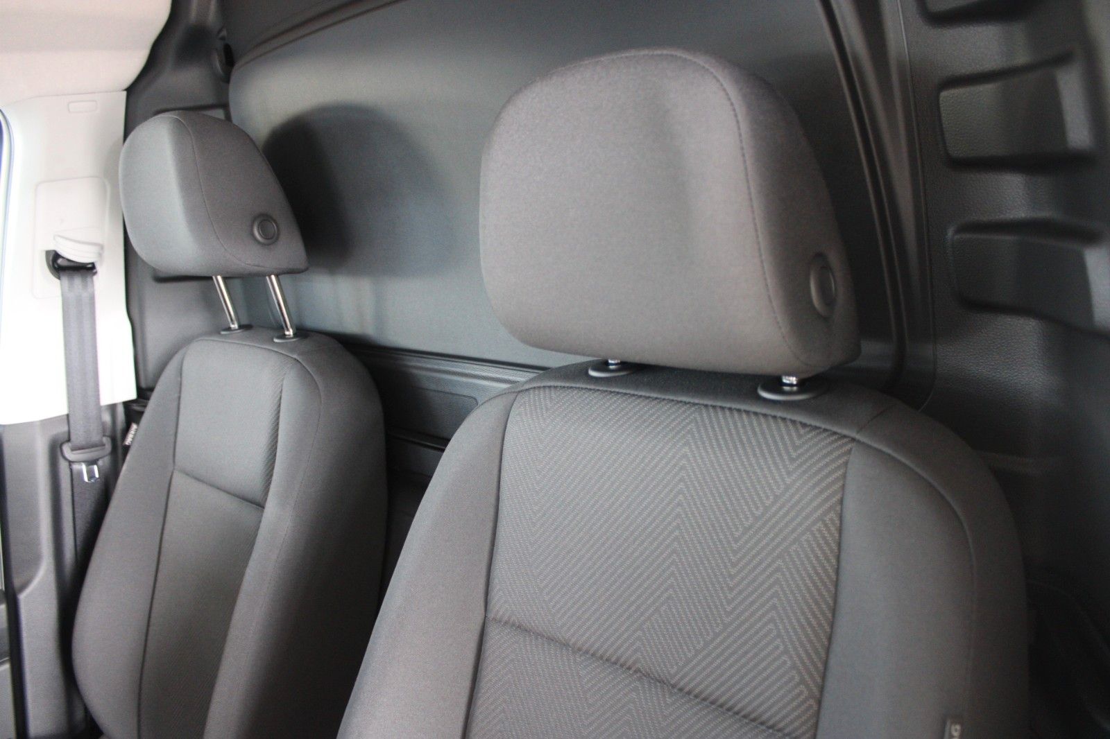 Fahrzeugabbildung Ford Transit Connect TREND L2 Lang AHK IACC NAVI uvm.