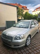 Toyota Avensis - Toyota Avensis aus 2005: Kombi