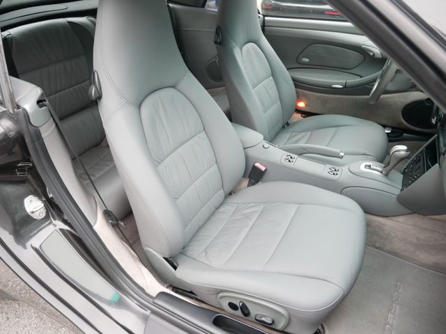 996